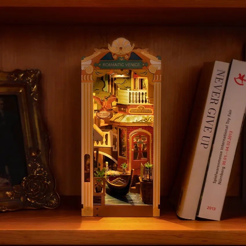 Casa en miniatura romántica de Venecia con rompecabezas de madera en 3D de Robotime Rolife TGB08, estantería con rincón para libros, regalos de Navidad para niños