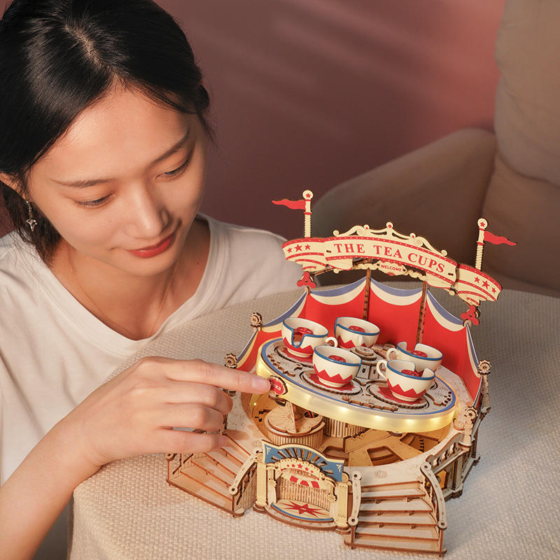 Robotime Rokr DIY Assemble Toys Music Box EA04 Tilt-A-Whirl Kits de modelos Rompecabezas 3D de madera para adultos
