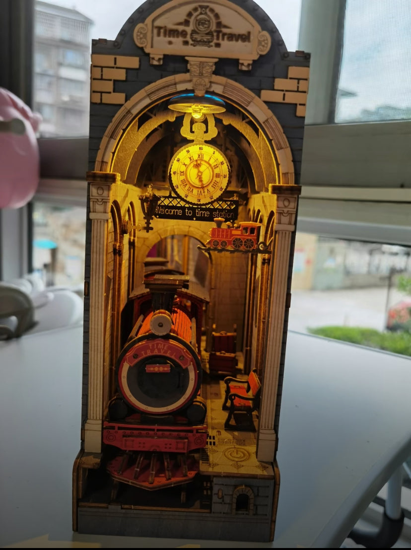 Serre-livres miniatures en bois Robotime Rolife DIY TGB04 Puzzle 3D en bois pour coin livre de voyage dans le temps