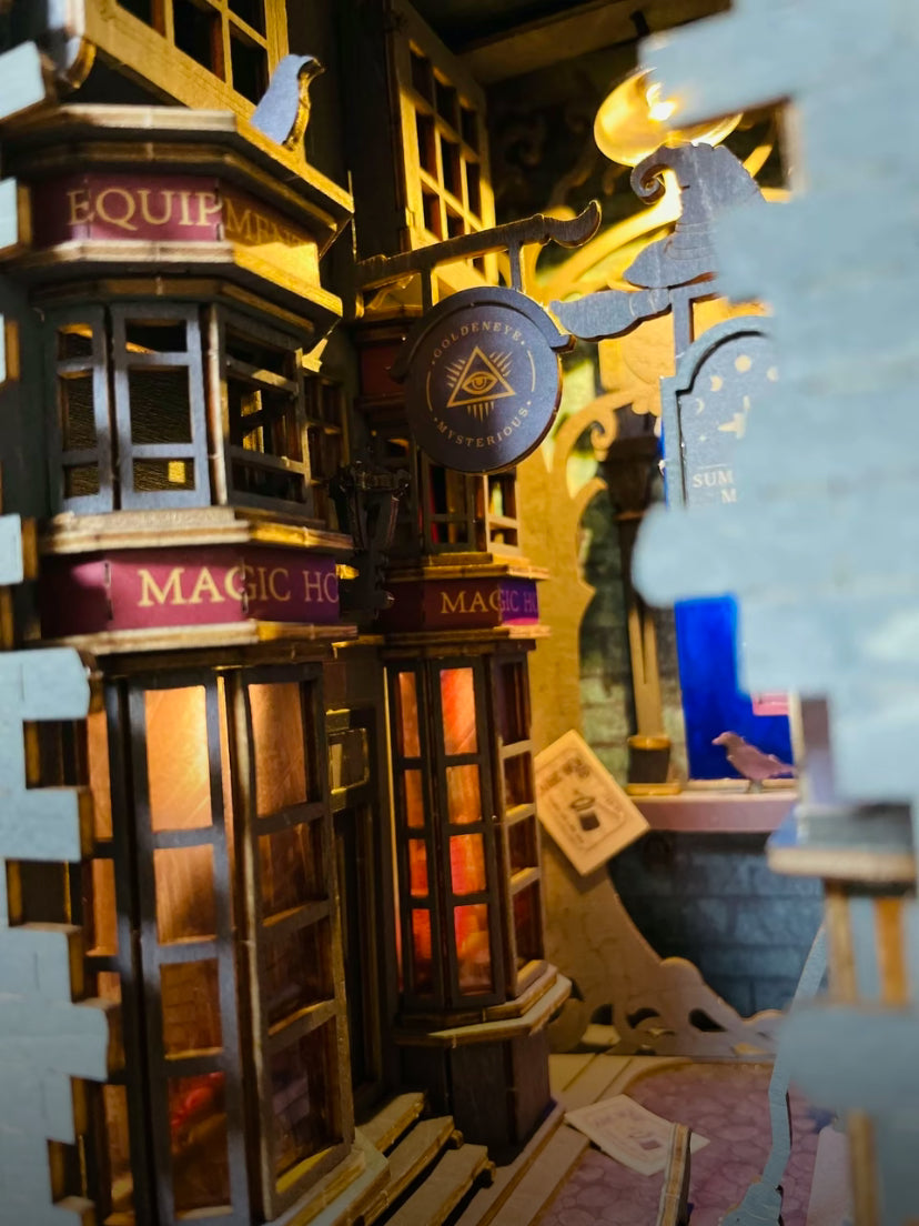 Robotime Rolife Jouets en gros Puzzles en bois 3D TGB03 Magic House Book Nook Kit de maison miniature à monter soi-même