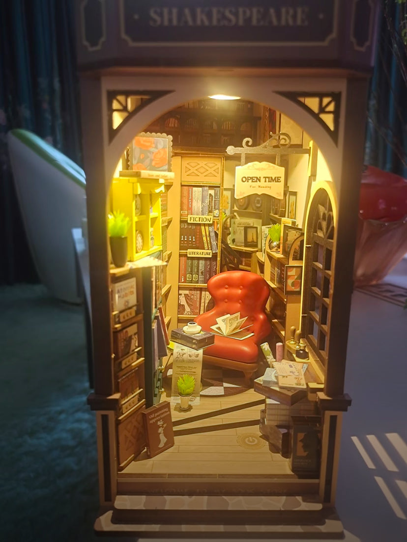 Kit de inserción de estanterías para librería Robotime Rolife TGB07, para bricolaje, para rincones de libros, sujetalibros, rompecabezas de madera en 3D, para casas en miniatura