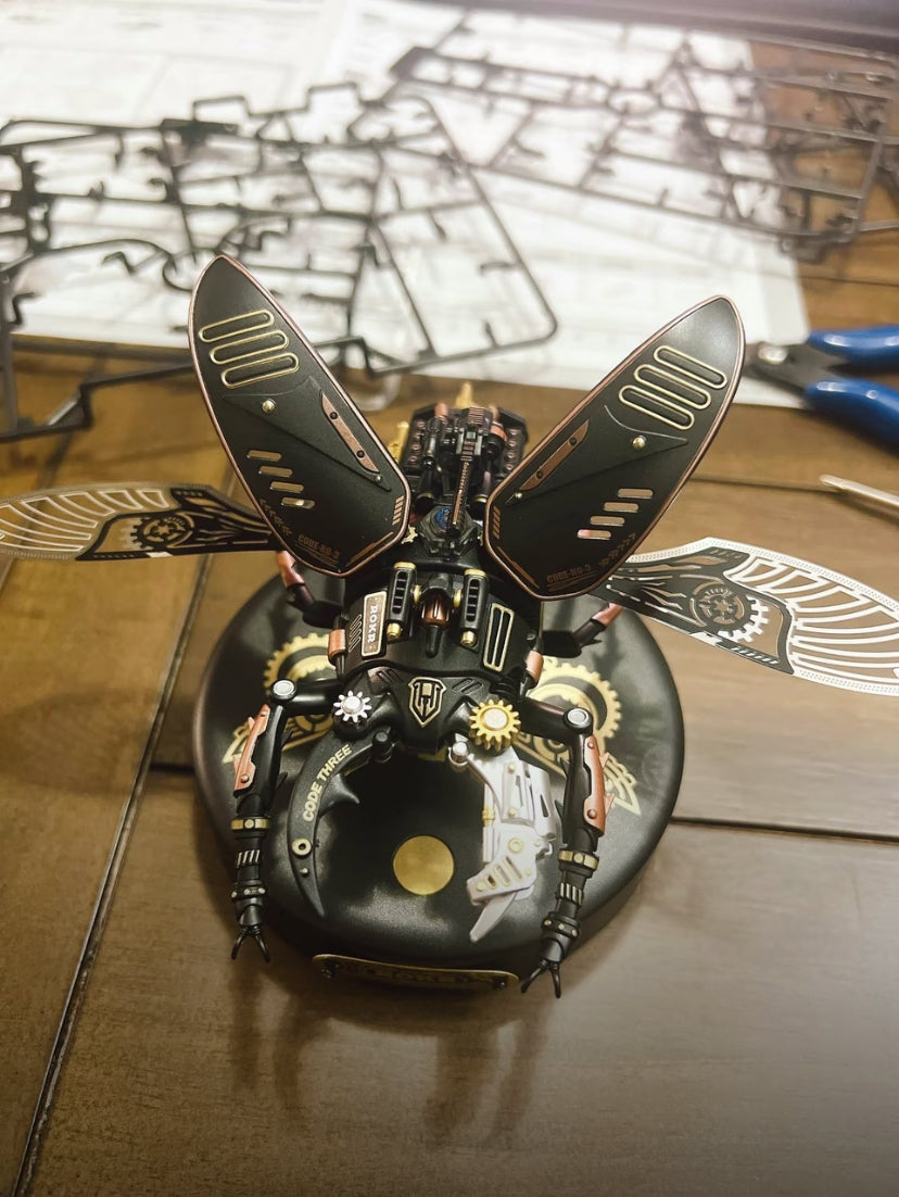 Robotime Rokr 3D Rompecabezas de metal Escarabajo ciervo Kits de motor de modelo de plástico para construir Regalo de edad mecánica para adolescentes adultos 115 piezas MI03