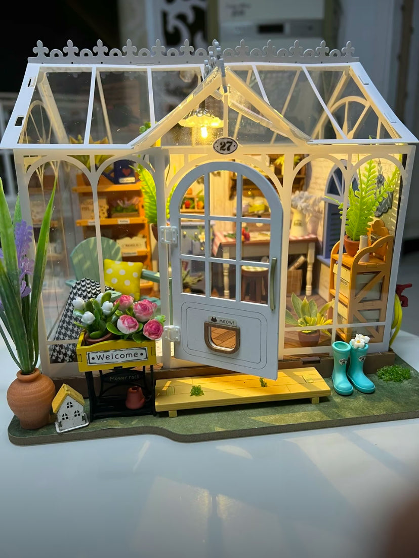 Kit hecho a mano de Robotime Rolife DG163 Dreamy Garden House, rompecabezas de madera en 3D, casa de muñecas en miniatura 