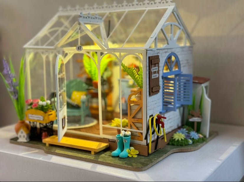 Kit hecho a mano de Robotime Rolife DG163 Dreamy Garden House, rompecabezas de madera en 3D, casa de muñecas en miniatura 