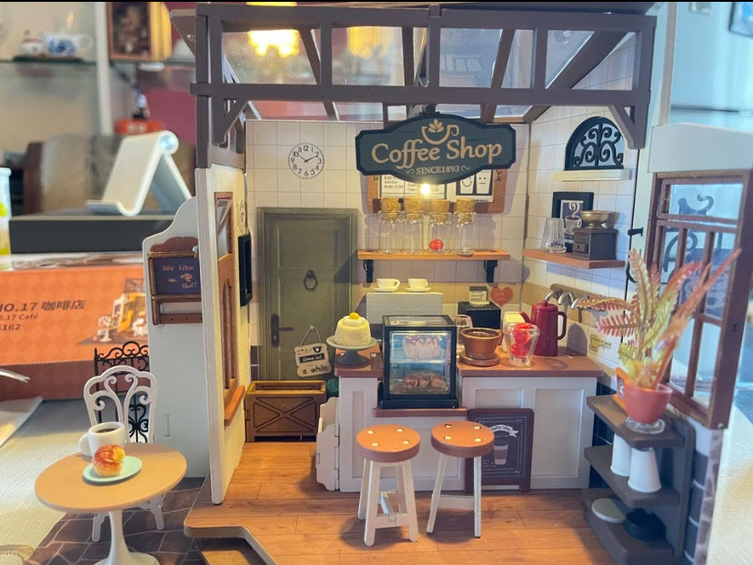 Robotime Rolife No.17 Café Kit de maison miniature pour enfants et adultes Maison de poupée 3D en bois à monter soi-même Jouets de construction Décoration de la maison