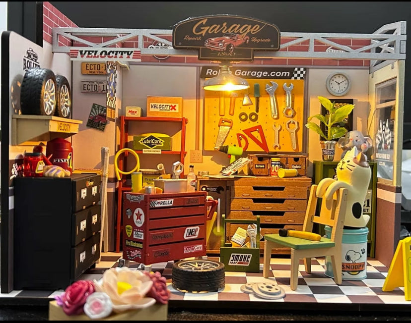 Robotime Rolife - Taller de garaje con luz LED para casa de muñecas en miniatura, kit de bricolaje, mini artesanía decorativa de madera, regalos para niños