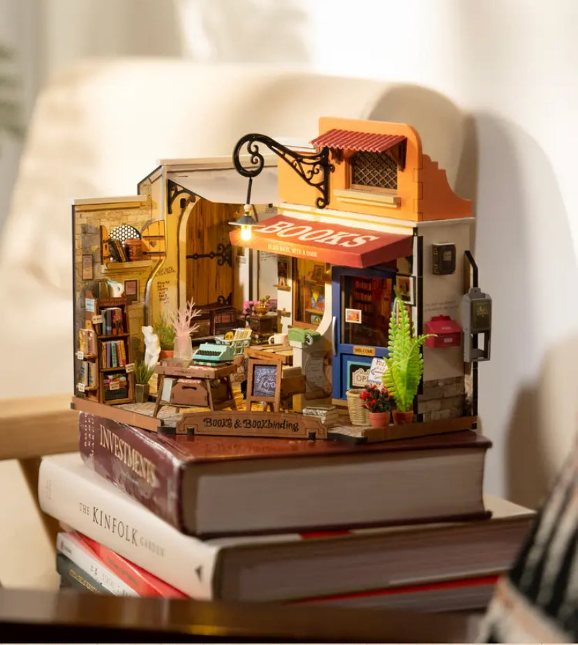 Robotime Rolife Jouets éducatifs DIY Maison miniature DG164 Corner Bookstore Modèle Kit Puzzles 3D en bois